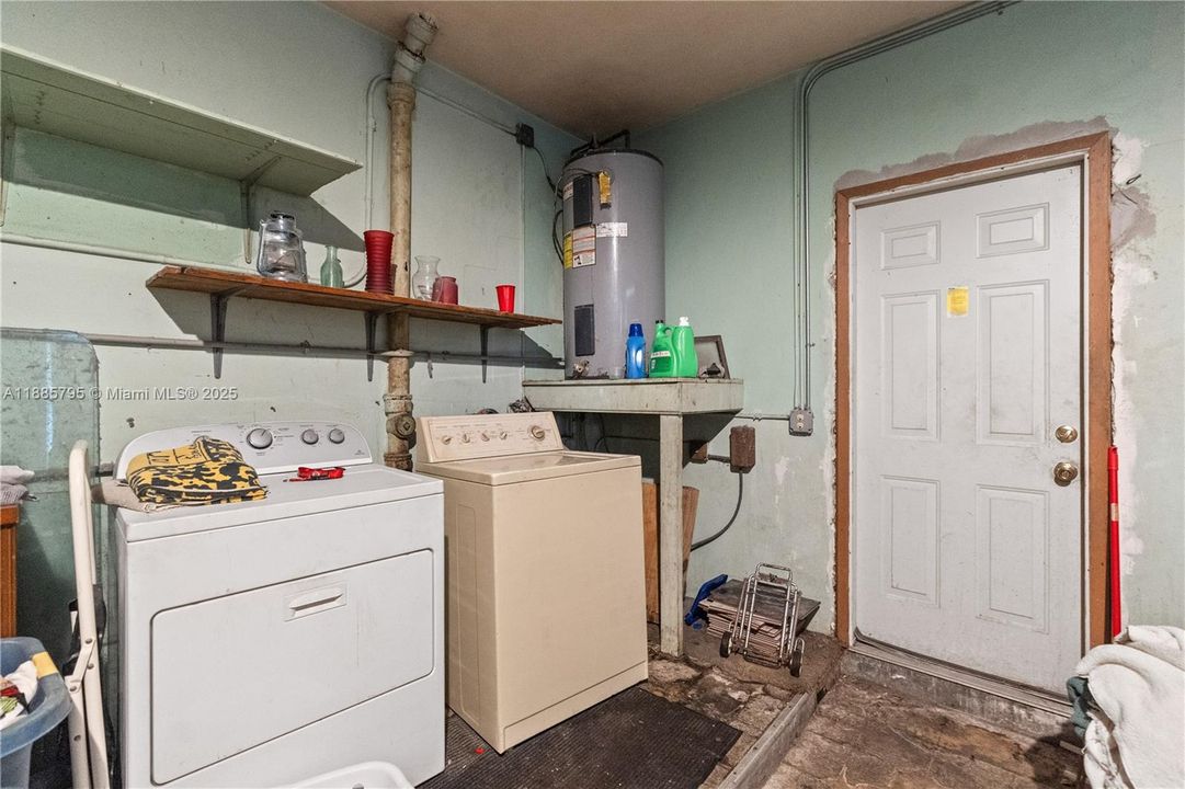 Active With Contract: $475,000 (4 beds, 3 baths, 2193 Square Feet)