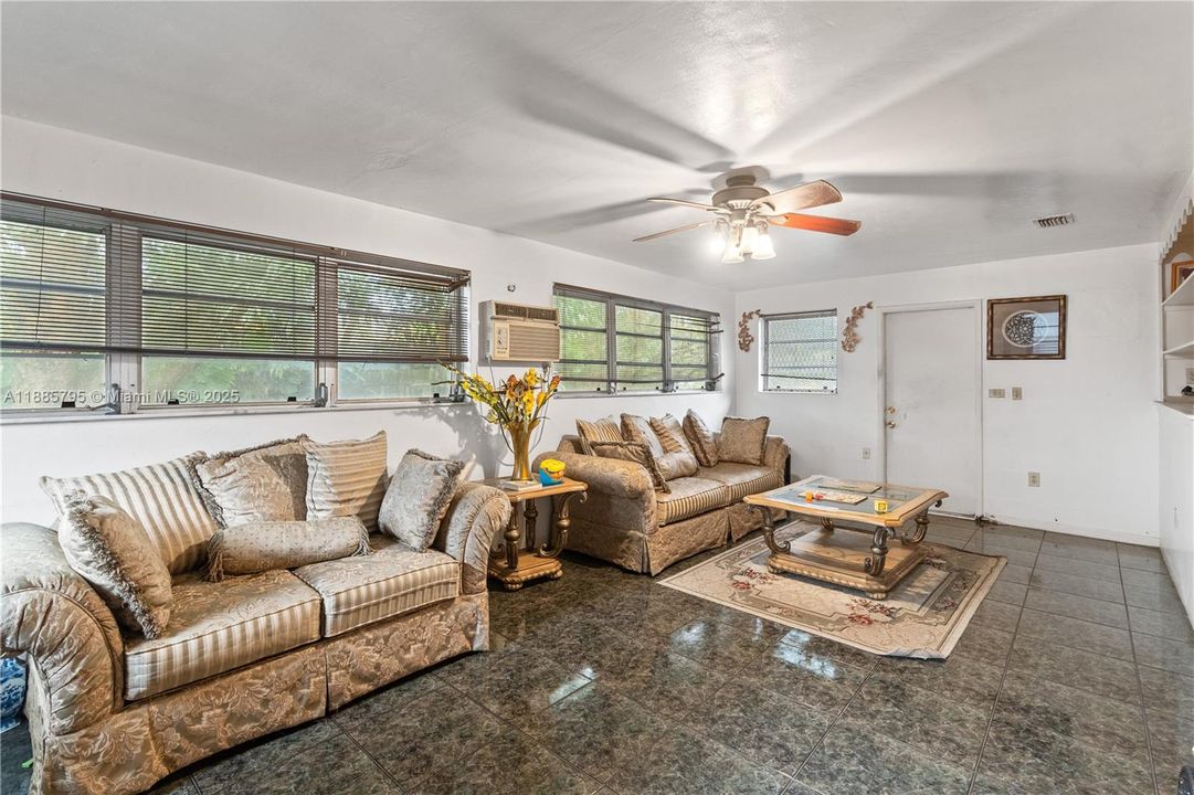 Active With Contract: $475,000 (4 beds, 3 baths, 2193 Square Feet)