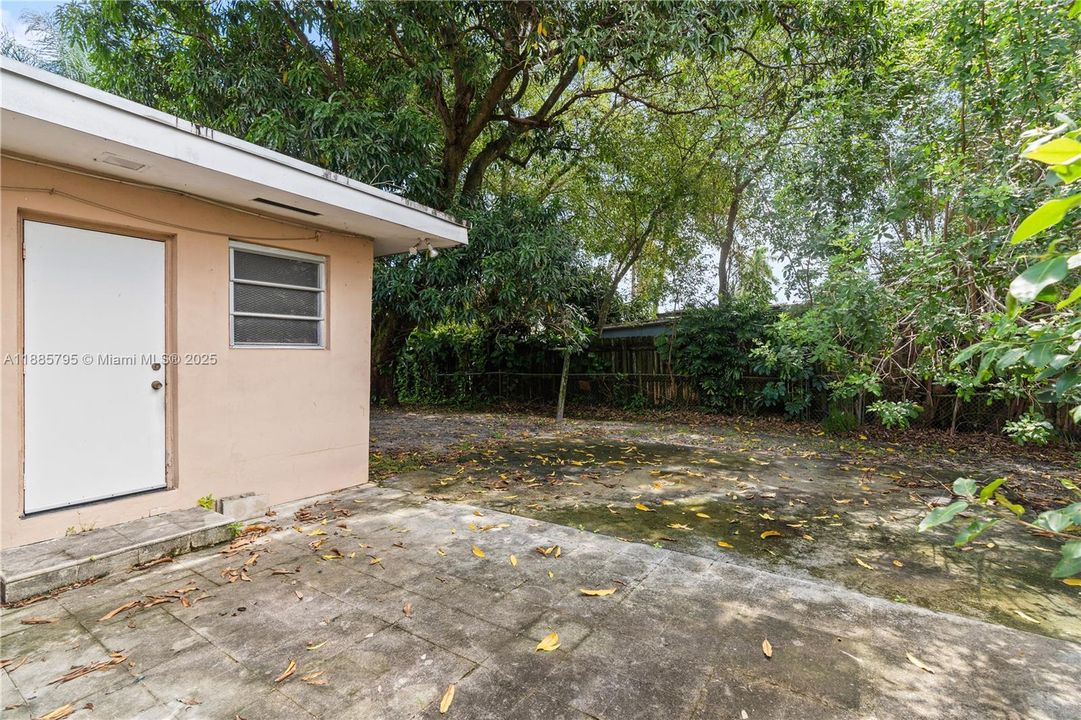 Active With Contract: $475,000 (4 beds, 3 baths, 2193 Square Feet)