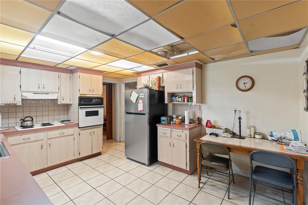 Active With Contract: $475,000 (4 beds, 3 baths, 2193 Square Feet)