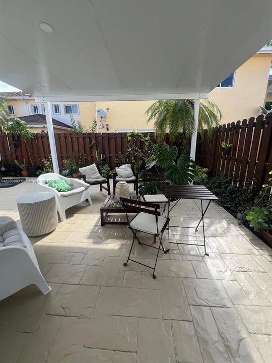 Active With Contract: $3,000 (3 beds, 2 baths, 1762 Square Feet)