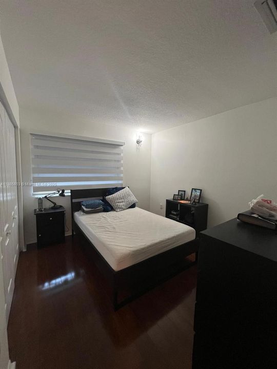 Active With Contract: $3,000 (3 beds, 2 baths, 1762 Square Feet)