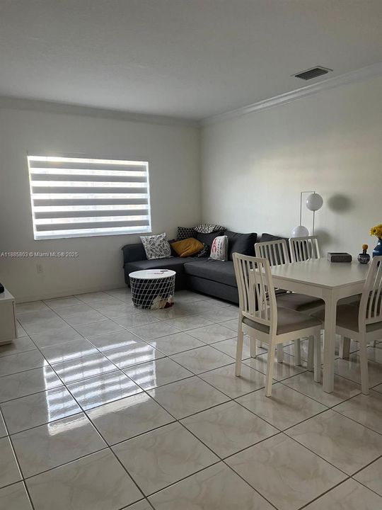 Active With Contract: $3,000 (3 beds, 2 baths, 1762 Square Feet)