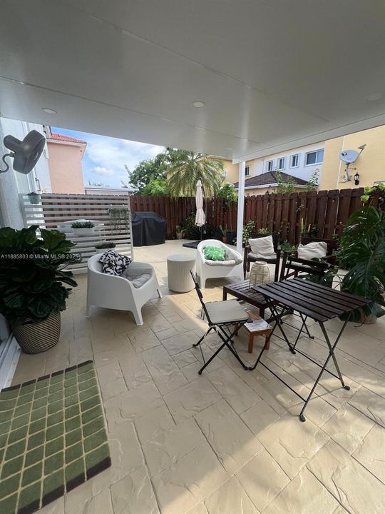 Active With Contract: $3,000 (3 beds, 2 baths, 1762 Square Feet)