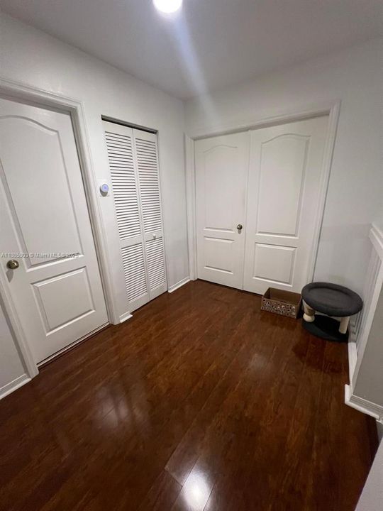 Active With Contract: $3,000 (3 beds, 2 baths, 1762 Square Feet)