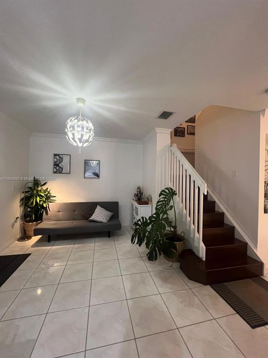 Active With Contract: $3,000 (3 beds, 2 baths, 1762 Square Feet)