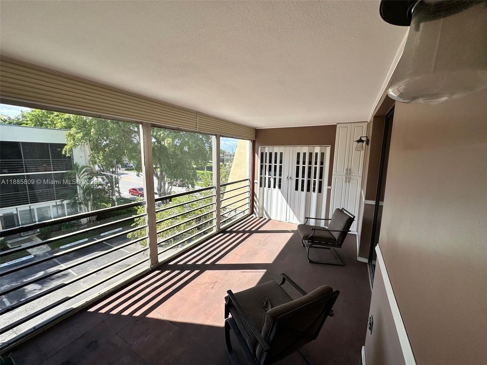 En Venta: $279,000 (3 camas, 2 baños, 1330 Pies cuadrados)