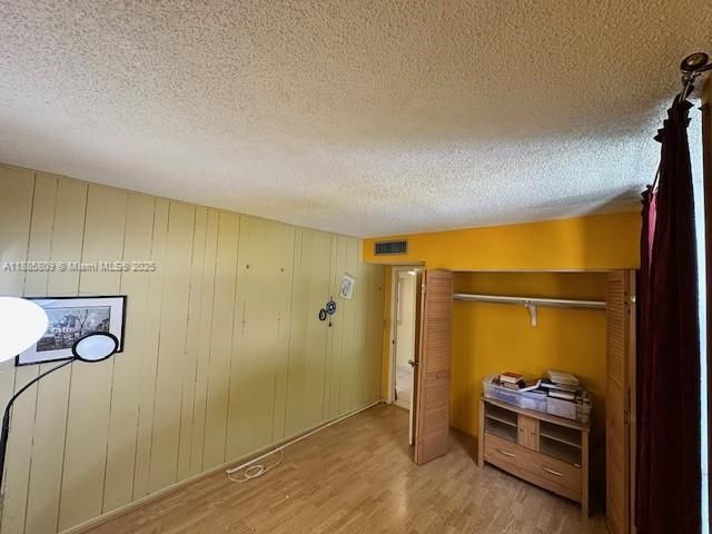 En Venta: $279,000 (3 camas, 2 baños, 1330 Pies cuadrados)