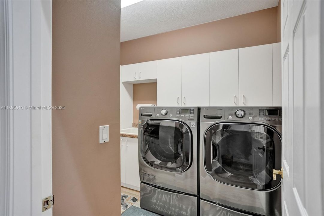 待售: $1,149,900 (5 贝兹, 3 浴室, 2942 平方英尺)