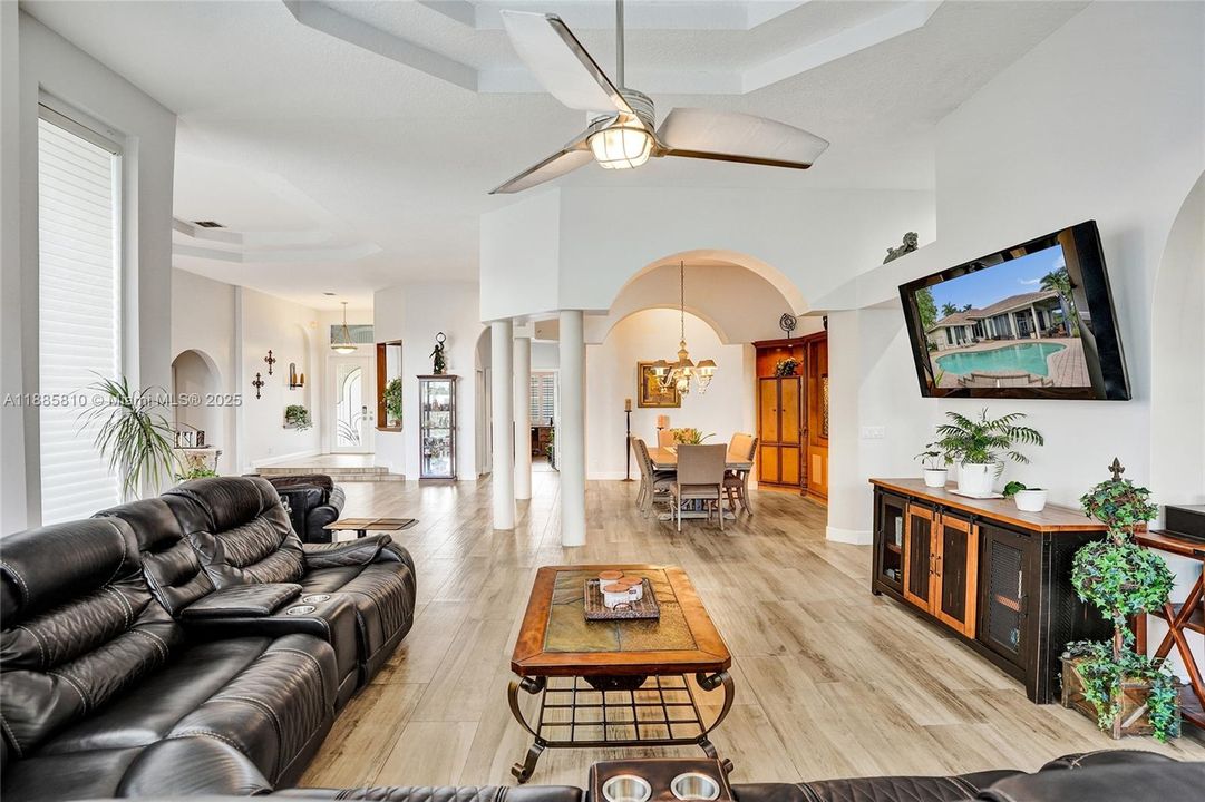 待售: $1,149,900 (5 贝兹, 3 浴室, 2942 平方英尺)