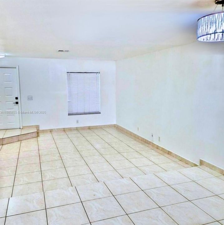 En Venta: $379,999 (2 camas, 2 baños, 1216 Pies cuadrados)