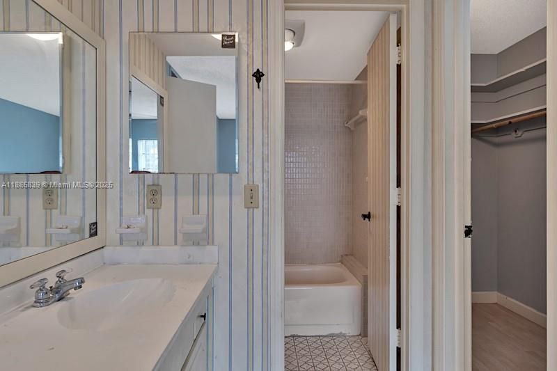 Recently Rented: $1,750 (2 beds, 2 baths, 1100 Square Feet)