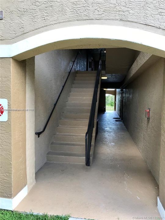 最近租的: $2,300 (2 贝兹, 2 浴室, 1130 平方英尺)