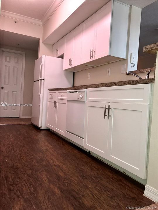 最近租的: $2,300 (2 贝兹, 2 浴室, 1130 平方英尺)