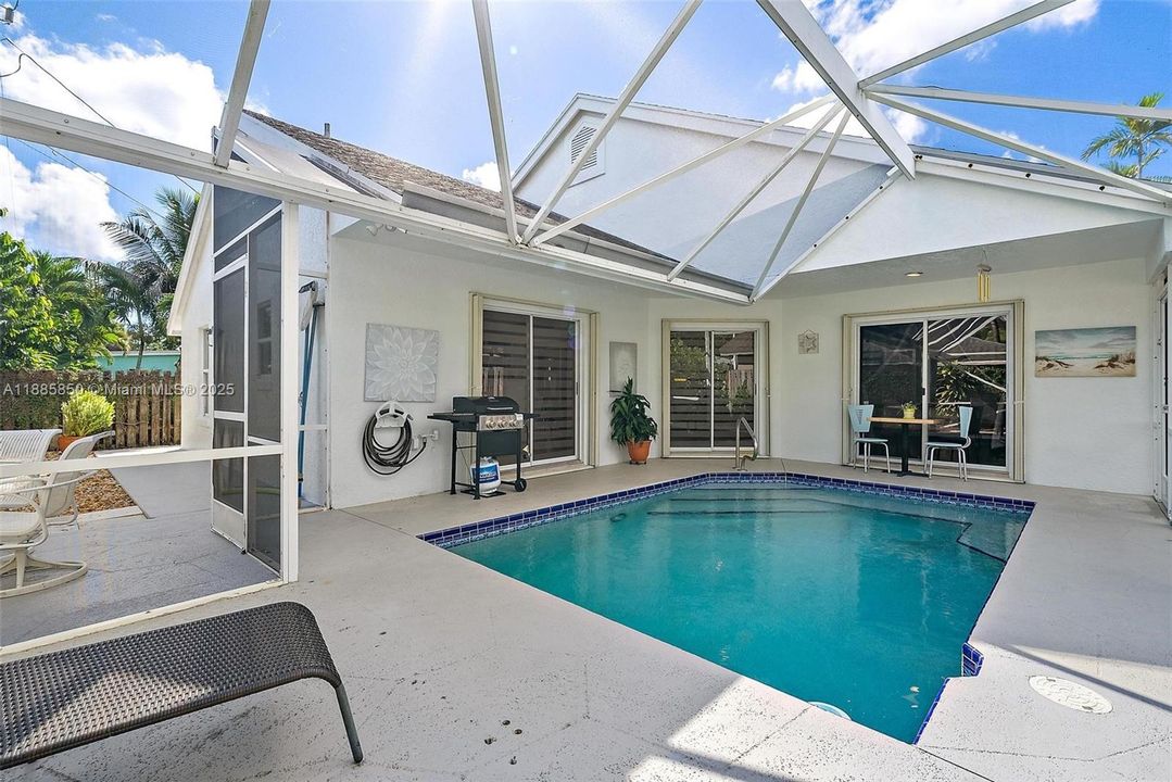 Recently Rented: $4,450 (3 beds, 2 baths, 1572 Square Feet)