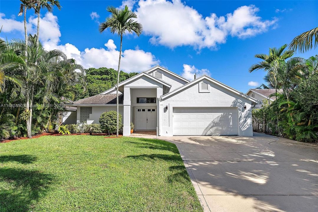 Recently Rented: $4,450 (3 beds, 2 baths, 1572 Square Feet)