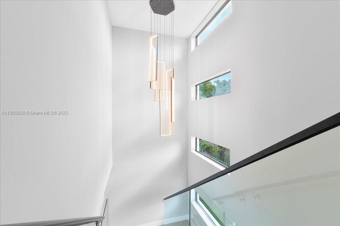 最近售出: $1,800,000 (4 贝兹, 4 浴室, 2309 平方英尺)