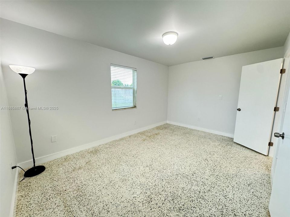 Activo con contrato: $3,480 (3 camas, 2 baños, 1155 Pies cuadrados)