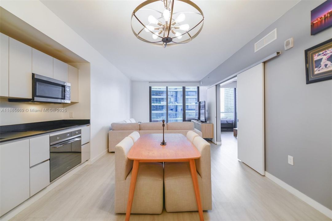 For Sale: $720,000 (1 beds, 1 baths, 759 Square Feet)