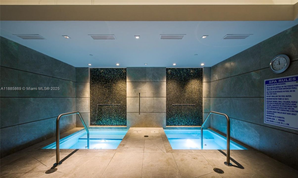 For Sale: $720,000 (1 beds, 1 baths, 759 Square Feet)