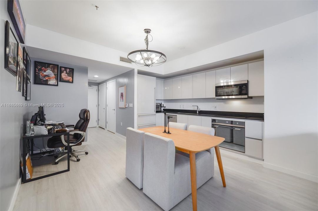 For Sale: $720,000 (1 beds, 1 baths, 759 Square Feet)