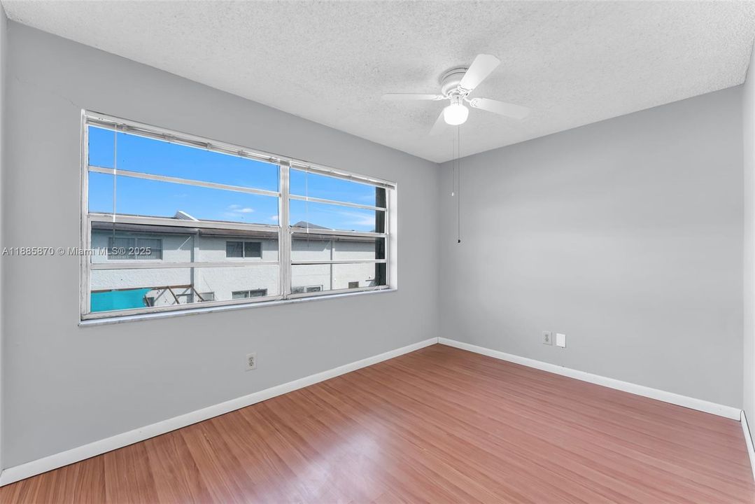 For Sale: $465,000 (3 beds, 2 baths, 1365 Square Feet)