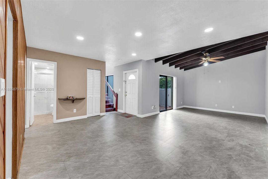 For Sale: $465,000 (3 beds, 2 baths, 1365 Square Feet)