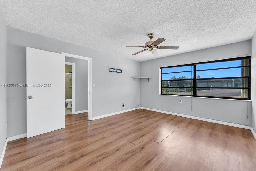 For Sale: $465,000 (3 beds, 2 baths, 1365 Square Feet)