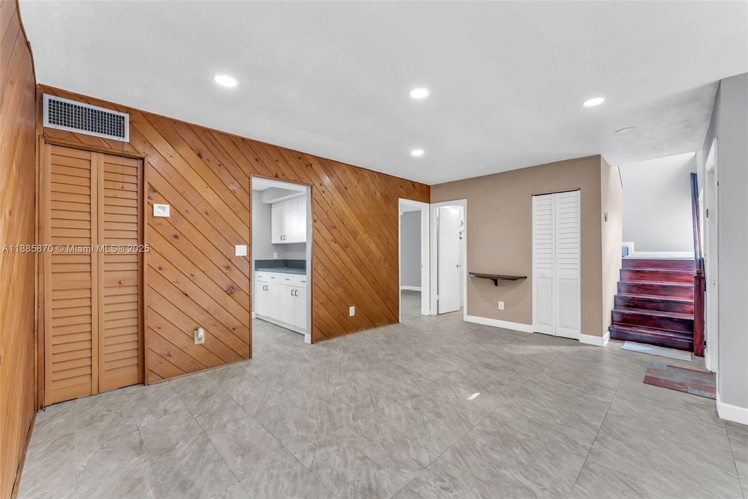 For Sale: $465,000 (3 beds, 2 baths, 1365 Square Feet)