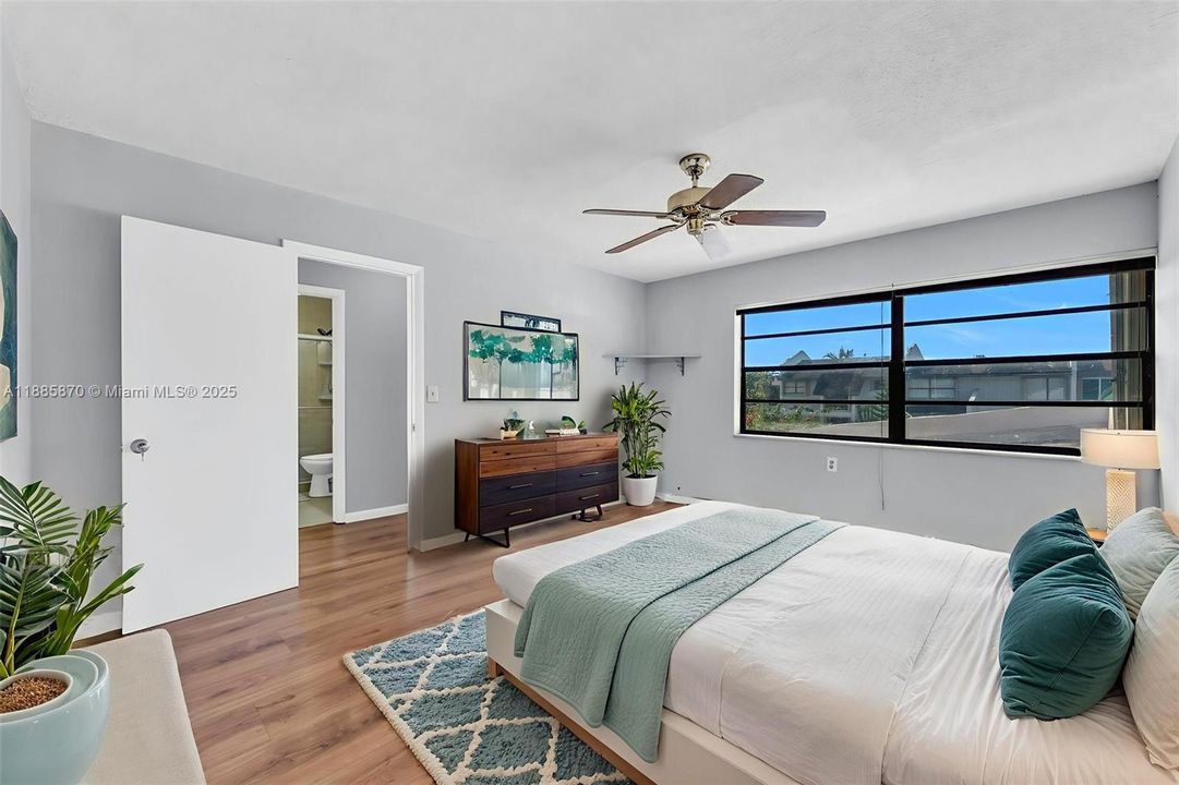 For Sale: $465,000 (3 beds, 2 baths, 1365 Square Feet)