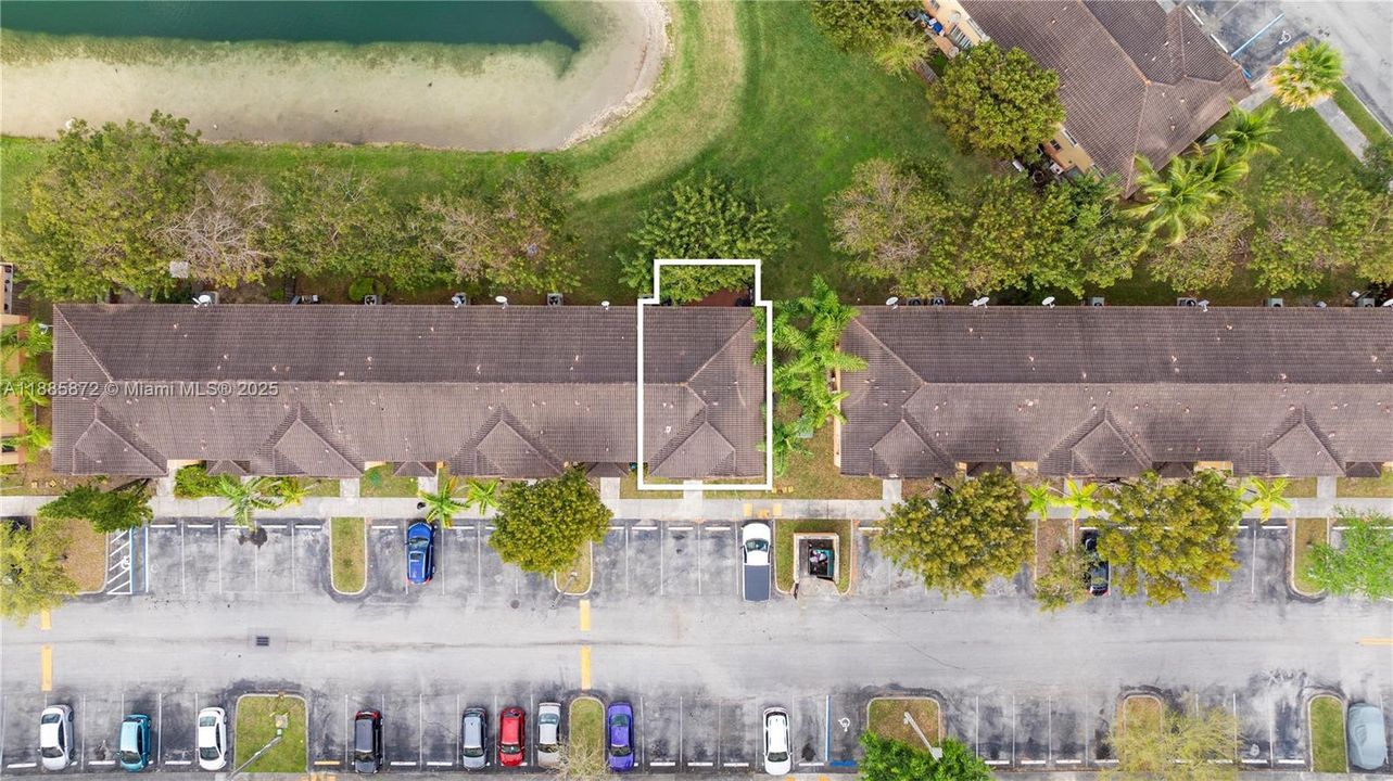 Под контрактом: $286,990 (3 спален, 3 ванн, 1423 Квадратных фут)