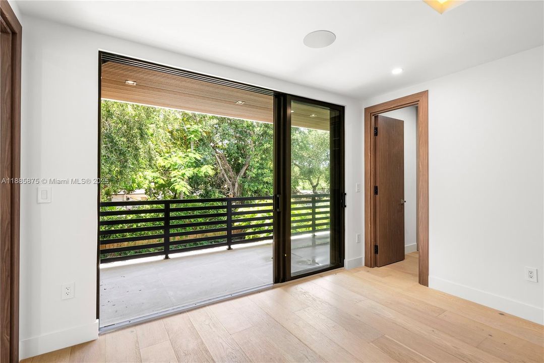 Active With Contract: $3,350,000 (5 beds, 5 baths, 3591 Square Feet)