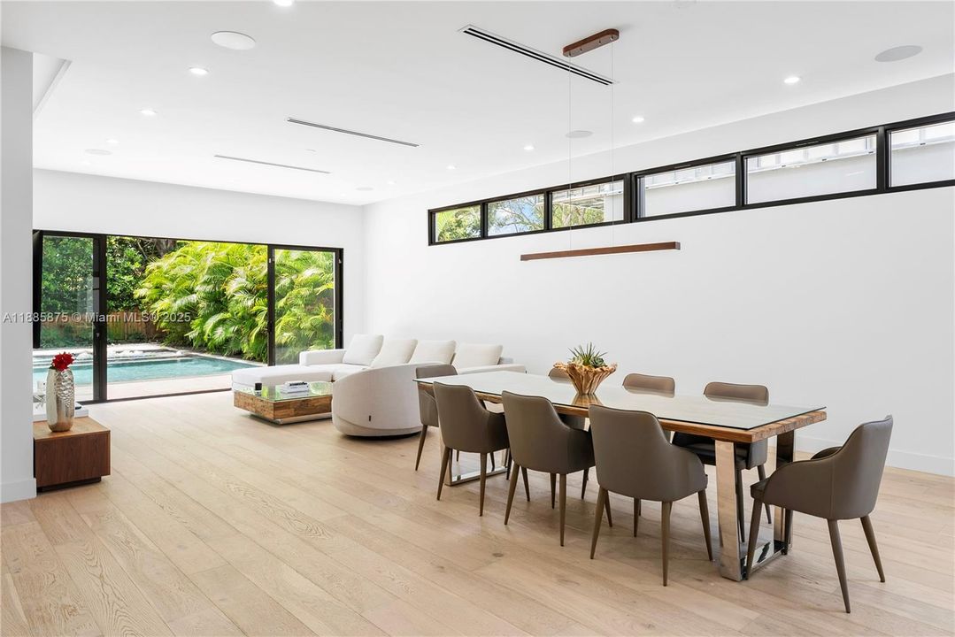 Active With Contract: $3,350,000 (5 beds, 5 baths, 3591 Square Feet)