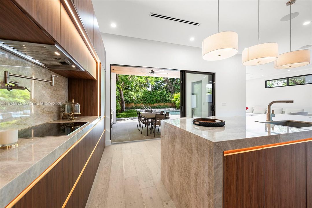 Active With Contract: $3,350,000 (5 beds, 5 baths, 3591 Square Feet)