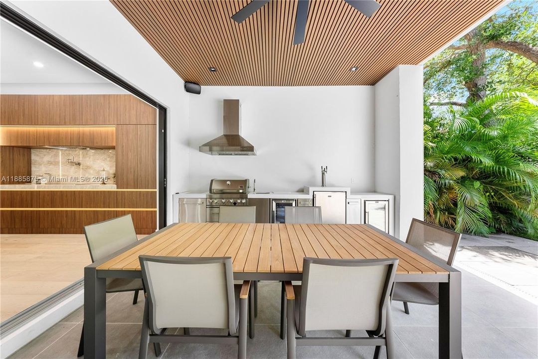 Outdoor dining area/kitchen