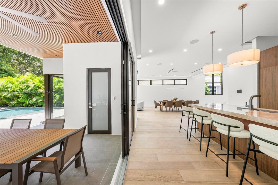 Active With Contract: $3,350,000 (5 beds, 5 baths, 3591 Square Feet)