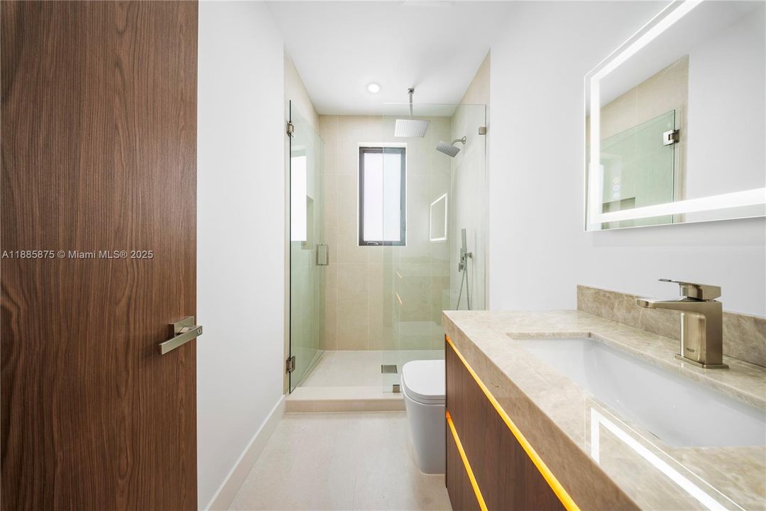 Active With Contract: $3,350,000 (5 beds, 5 baths, 3591 Square Feet)