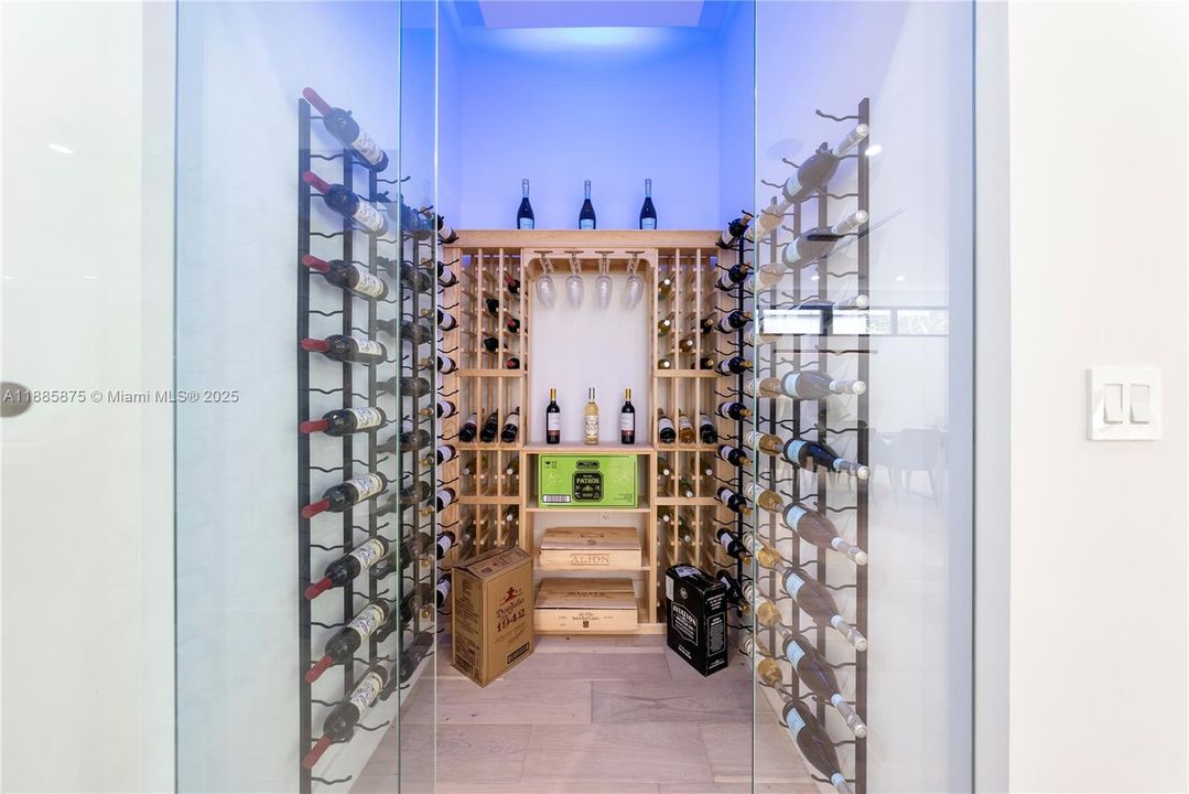 Active With Contract: $3,350,000 (5 beds, 5 baths, 3591 Square Feet)