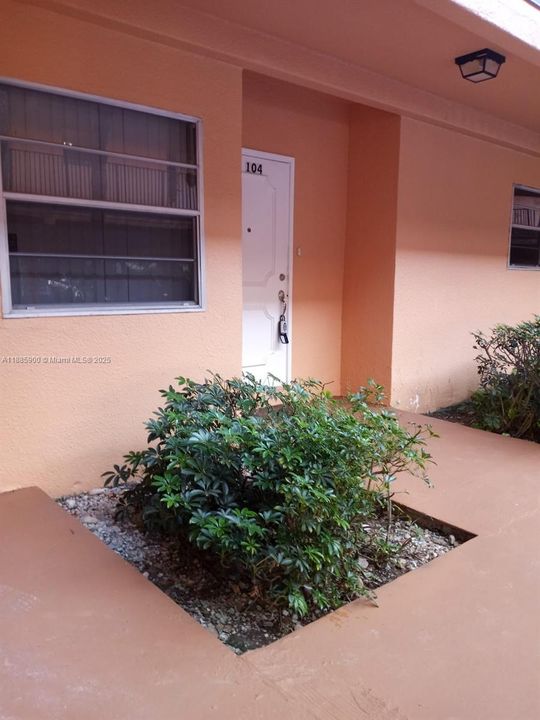 En Venta: $250,000 (2 camas, 2 baños, 1130 Pies cuadrados)