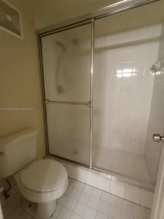 En Venta: $250,000 (2 camas, 2 baños, 1130 Pies cuadrados)