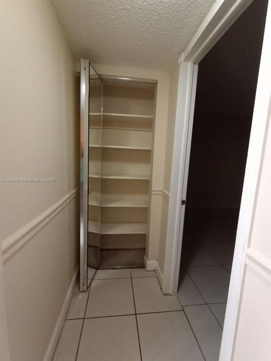 En Venta: $250,000 (2 camas, 2 baños, 1130 Pies cuadrados)