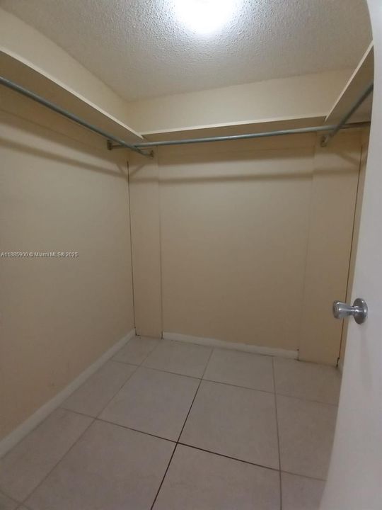 En Venta: $250,000 (2 camas, 2 baños, 1130 Pies cuadrados)