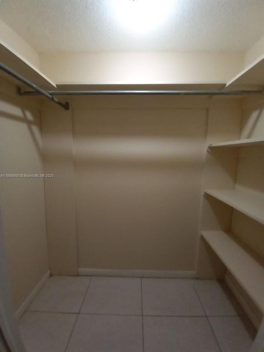 En Venta: $250,000 (2 camas, 2 baños, 1130 Pies cuadrados)