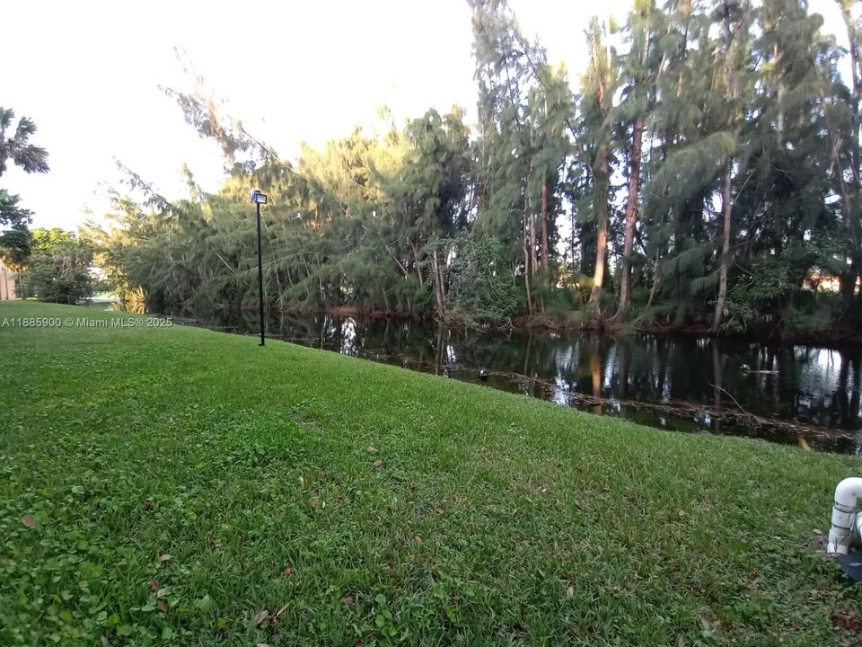 En Venta: $250,000 (2 camas, 2 baños, 1130 Pies cuadrados)