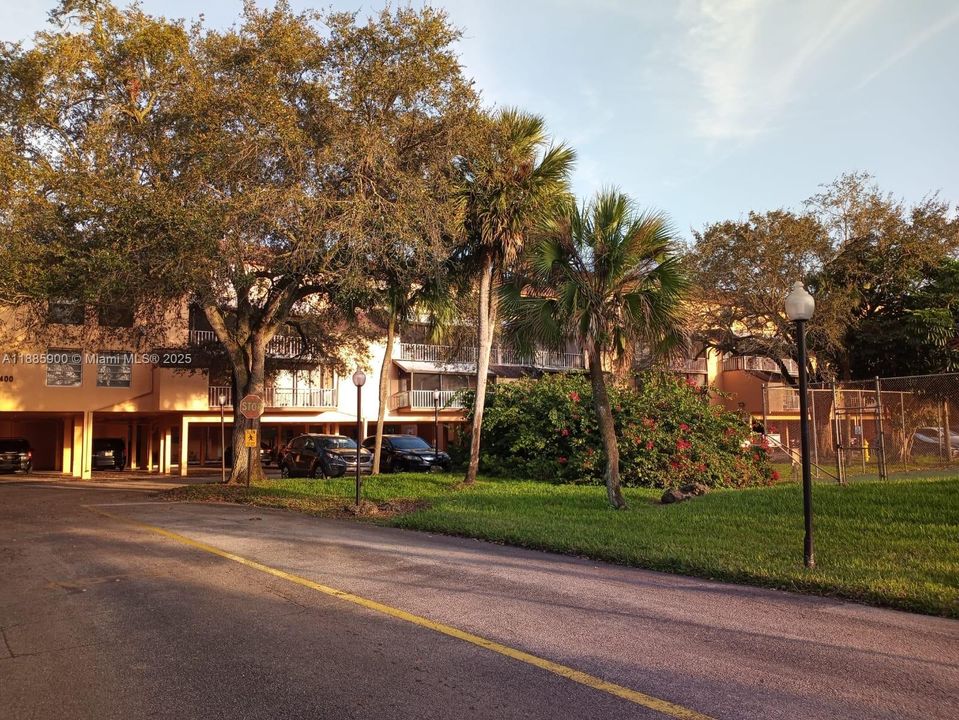 En Venta: $250,000 (2 camas, 2 baños, 1130 Pies cuadrados)