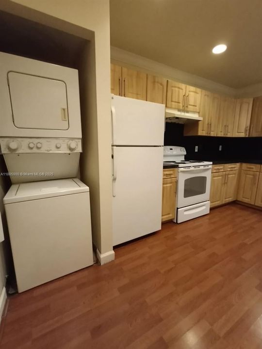 En Venta: $250,000 (2 camas, 2 baños, 1130 Pies cuadrados)