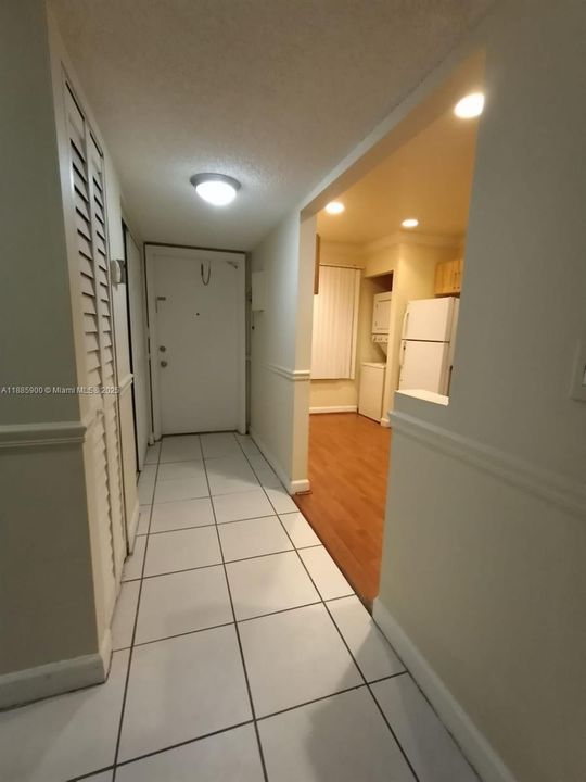 En Venta: $250,000 (2 camas, 2 baños, 1130 Pies cuadrados)