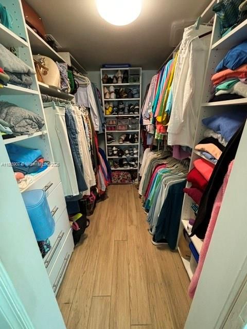 Large Master Walk In Closet