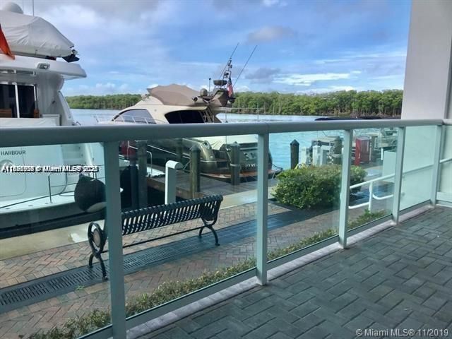 For Sale: $890,000 (2 beds, 3 baths, 1314 Square Feet)