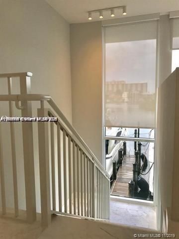 For Sale: $890,000 (2 beds, 3 baths, 1314 Square Feet)